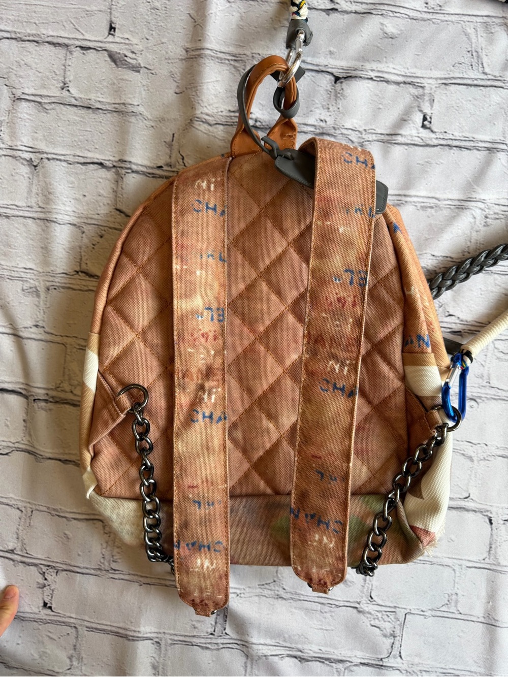 Chanel Graffiti Canvas Backpack
"31 Rue Cambon"  Rare Streetwear - Picture 13 of 16